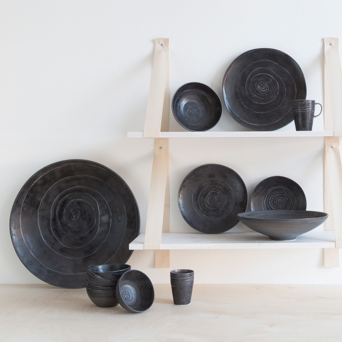 Pentik Kivi / Kallio 4pc Dinnerware Set