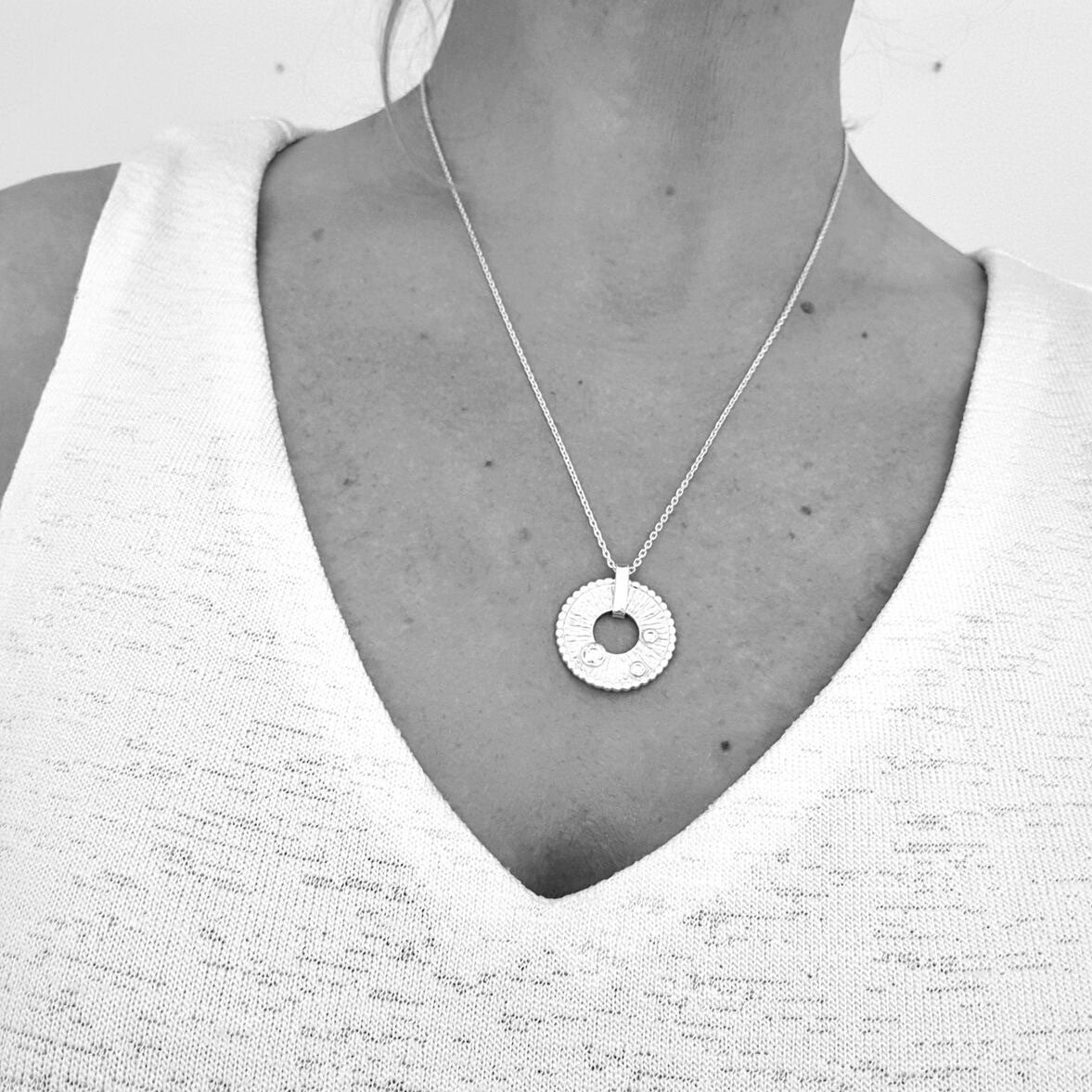 Korunilo Big Silver Moon Necklace
