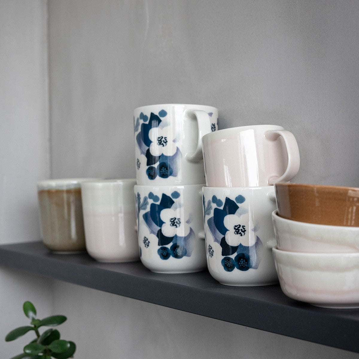 Pentik Lapin Kukka Blue / White Mug - 12 oz