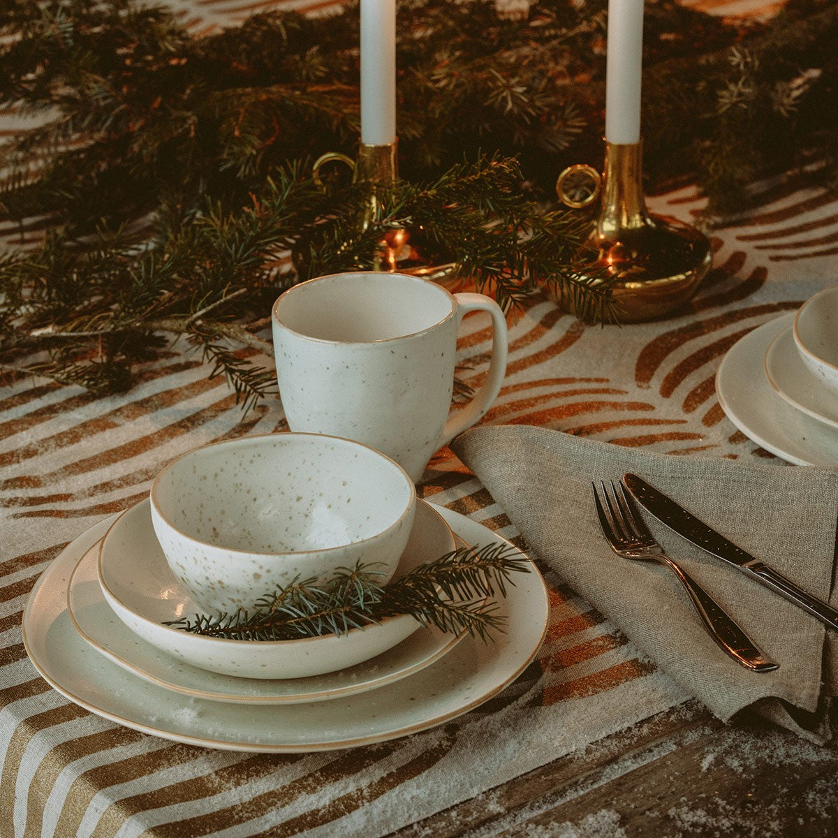 Pentik Vilja Beige / Gold Table Runner