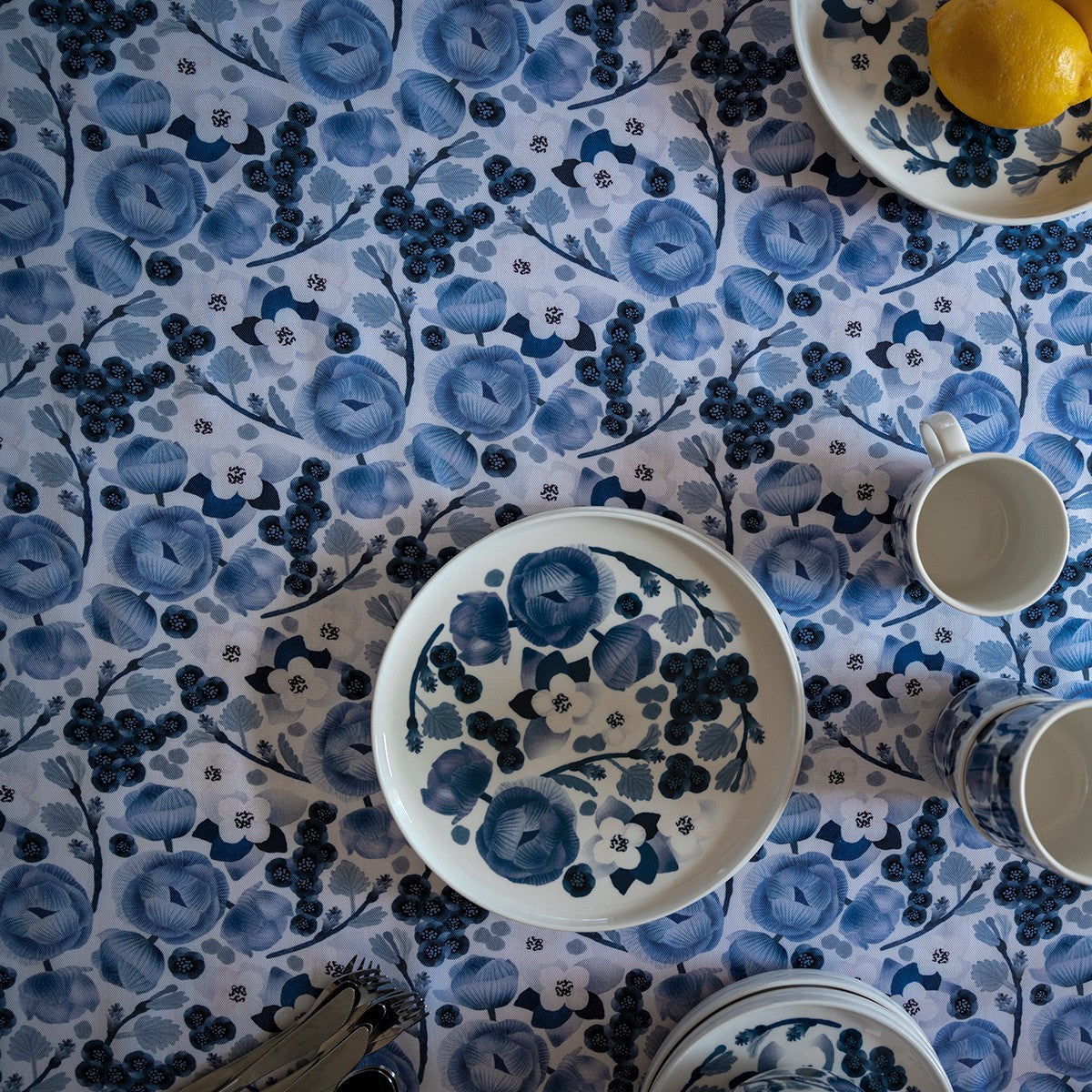 Pentik Lapin Kukka Blue / White Salad Plate