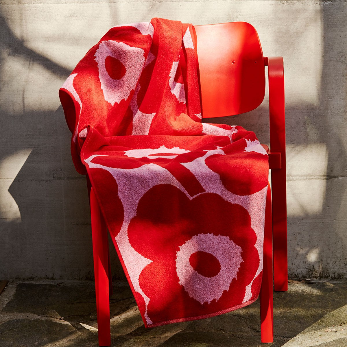 Marimekko Unikko Pink / Red Bath Towel