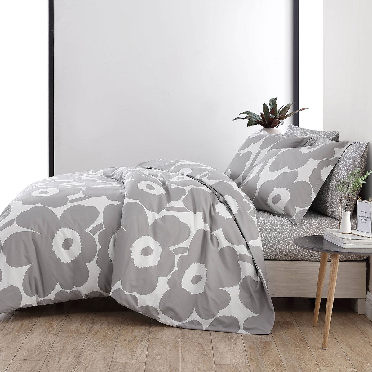 Marimekko Unikko Grey Full / Queen Duvet Cover Set