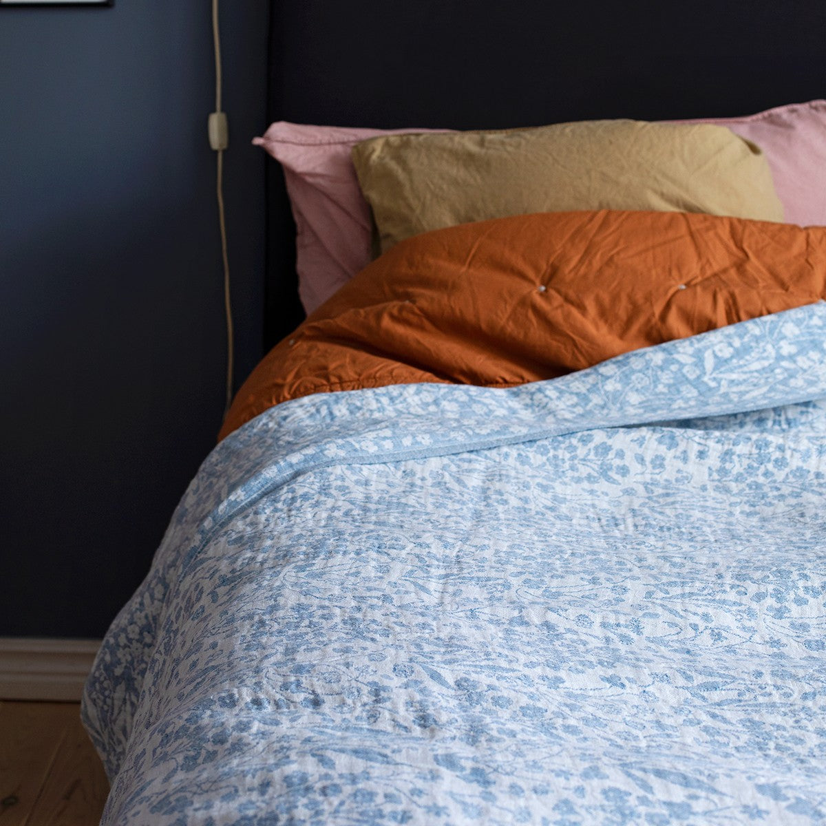 Lapuan Kankurit Niitty Blue Linen Blanket / Tablecloth