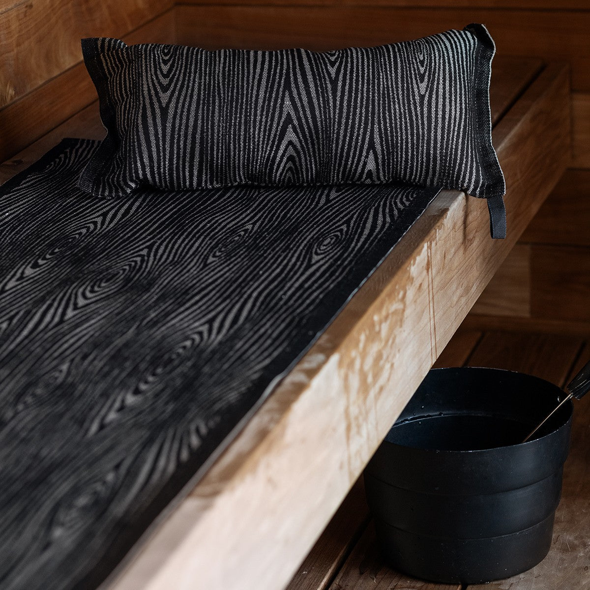 Lapuan Kankurit Viilu Black Sauna Bench Cover