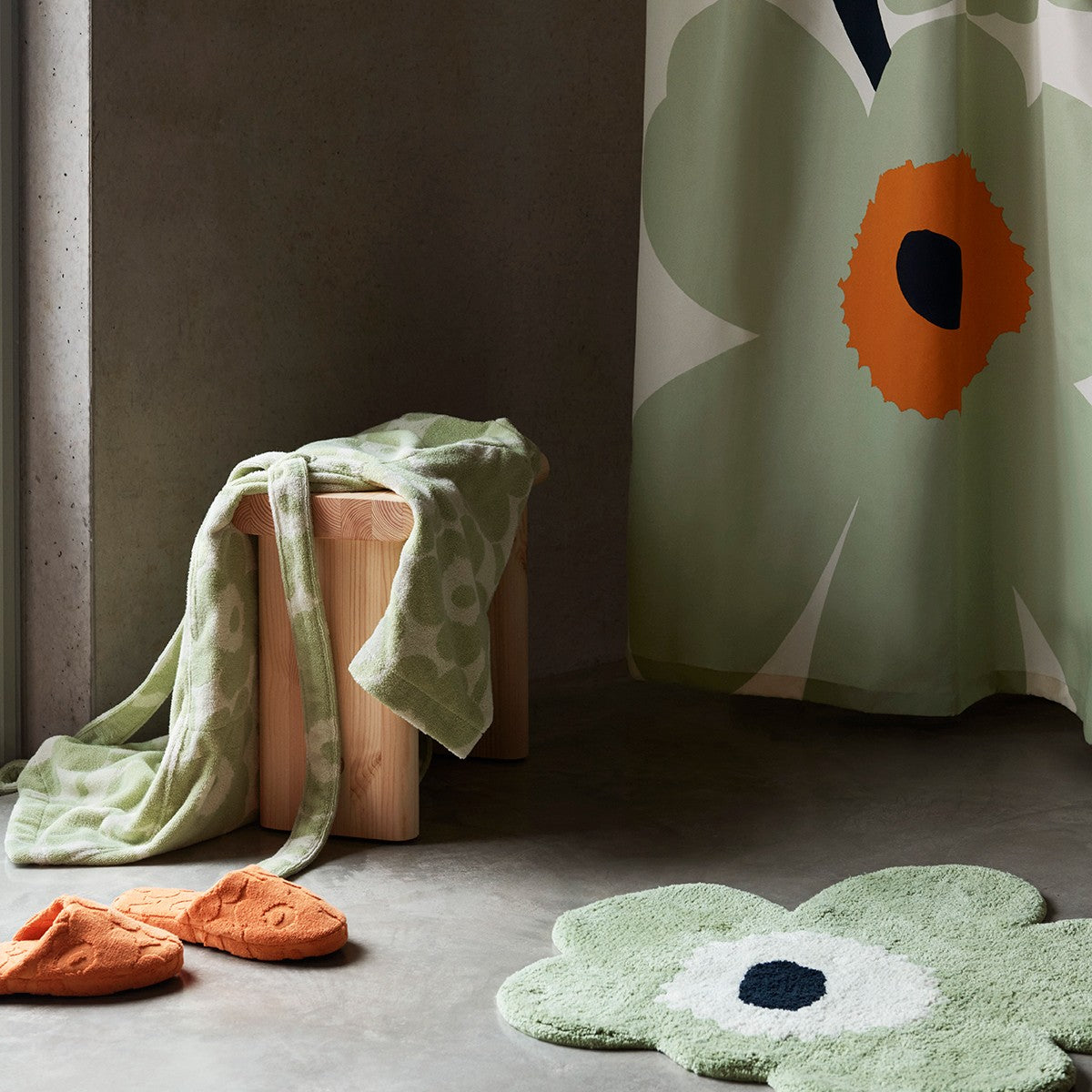 Marimekko Unikko Sage Green / Off White Bathrobe