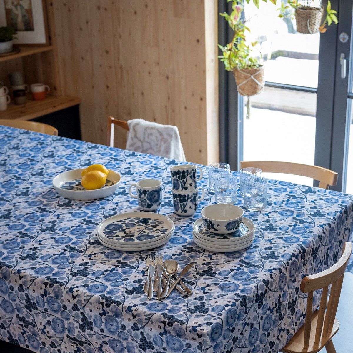 Pentik Lapin Kukka Blue / White Salad Plate