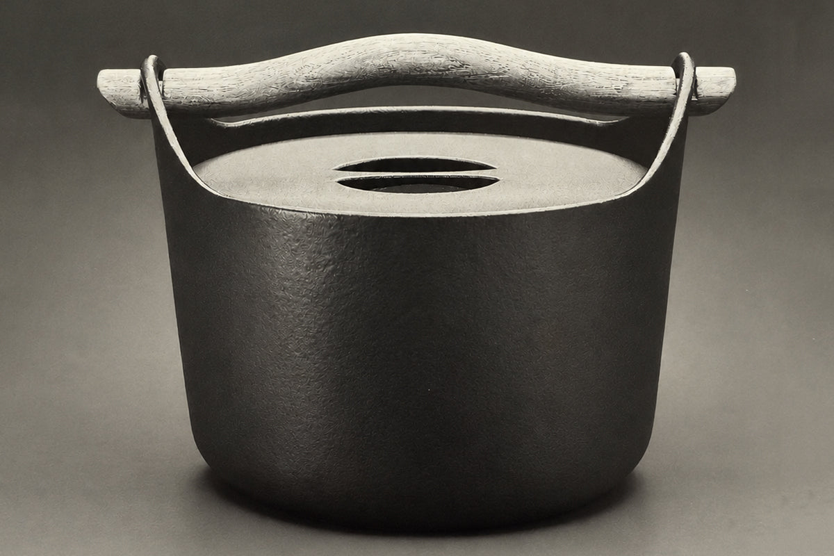 Sarpaneva Cast Iron Pot by Timo Sarpaneva