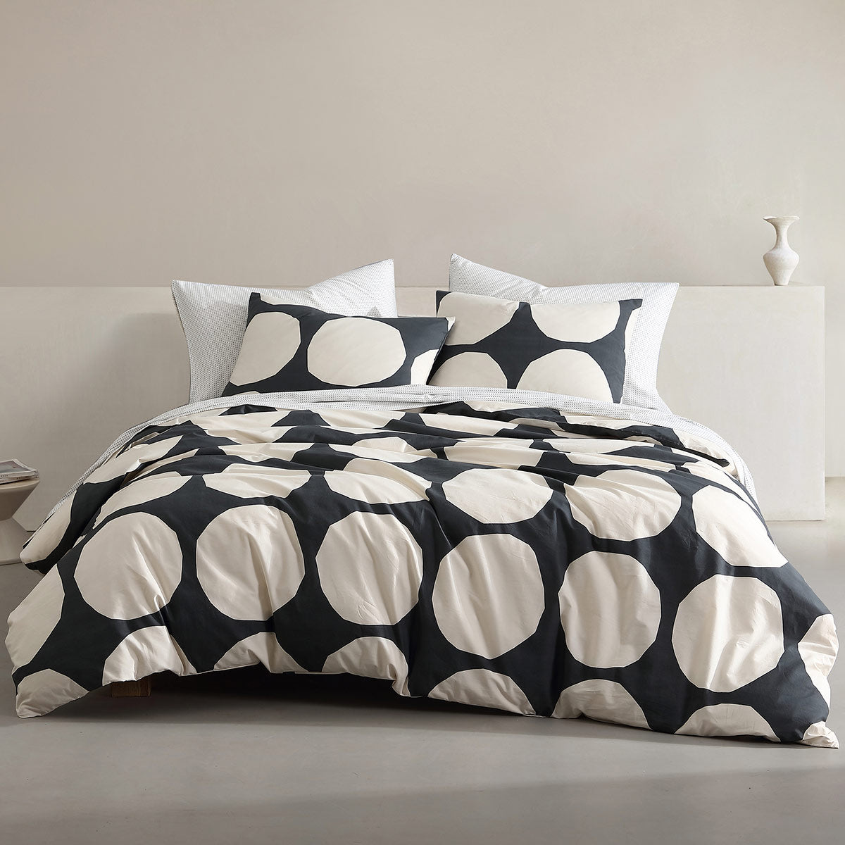 Marimekko Kivet Charcoal / Off White Bedding
