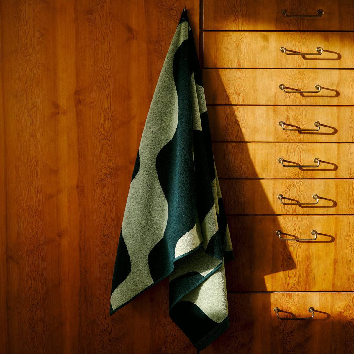 Marimekko Taifuuni Dark Green / Pear Bath Towel