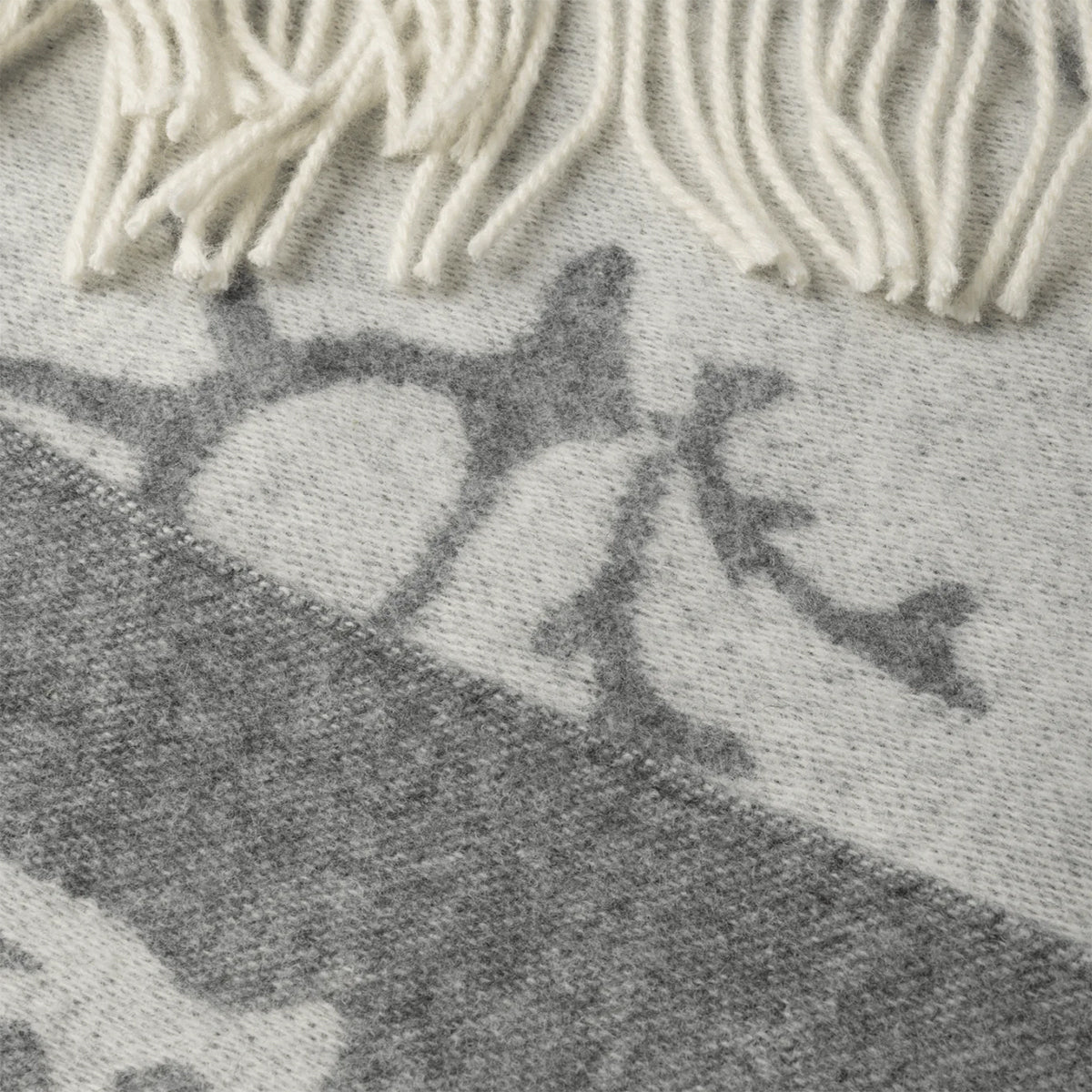 Pentik Saaga Grey / Off White Wool Poncho