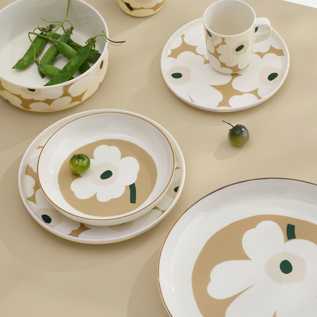 Marimekko Unikko White / Beige / Dark Green Serving Platter
