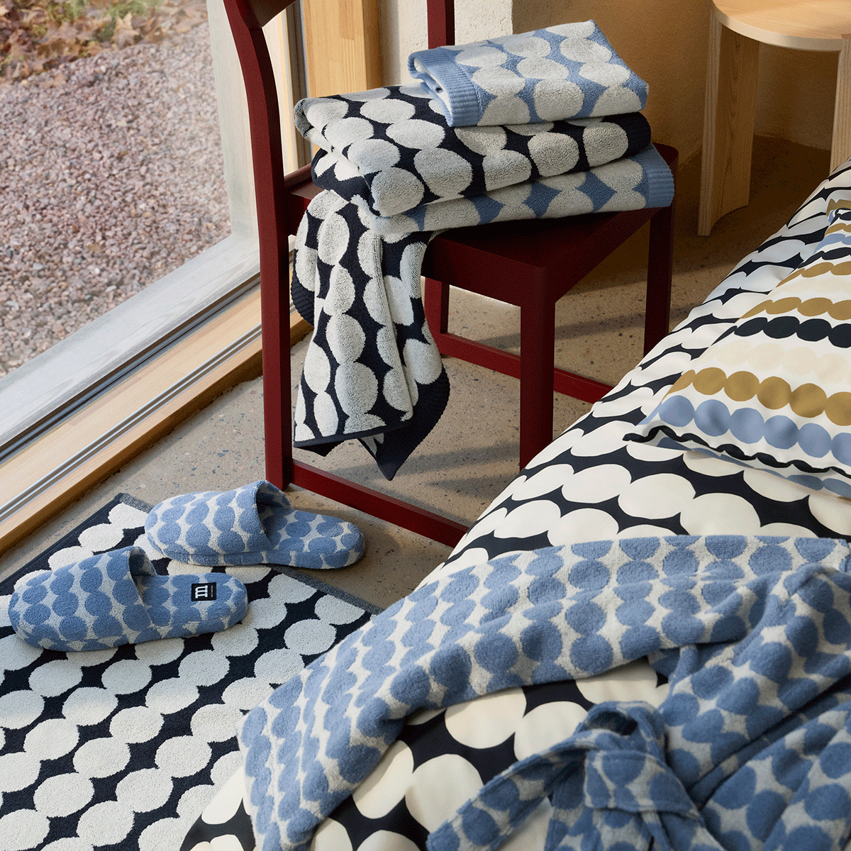 Marimekko Rasymatto Off White / Charcoal Bath Floor Towel