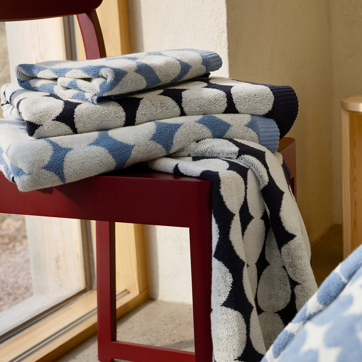 Marimekko Rasymatto Off White / Dusty Blue Bath Towel