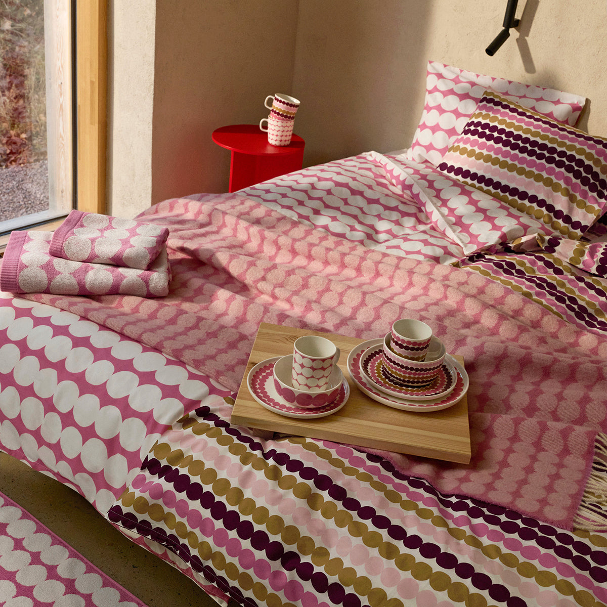Marimekko Rasymatto Rose / Off White Wool Throw Blanket