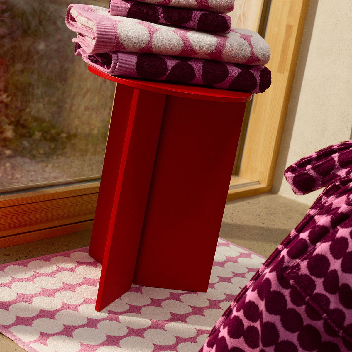 Marimekko Rasymatto Off White / Rose Pink Bath Floor Towel