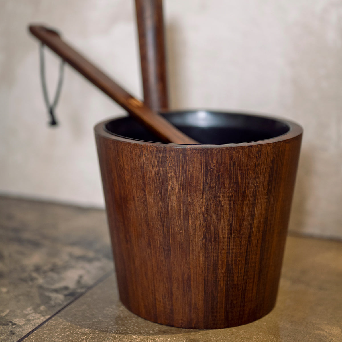 Rento Bamboo Dark Brown / Black Sauna Bucket & Ladle Set