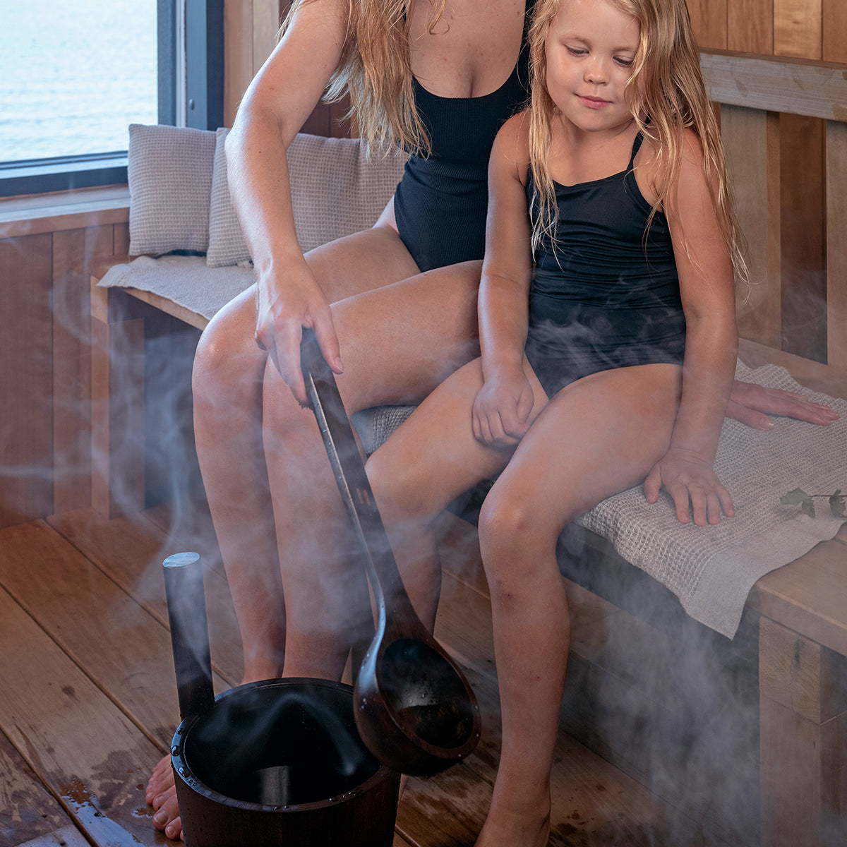 Rento Bamboo Dark Brown / Black Sauna Ladle