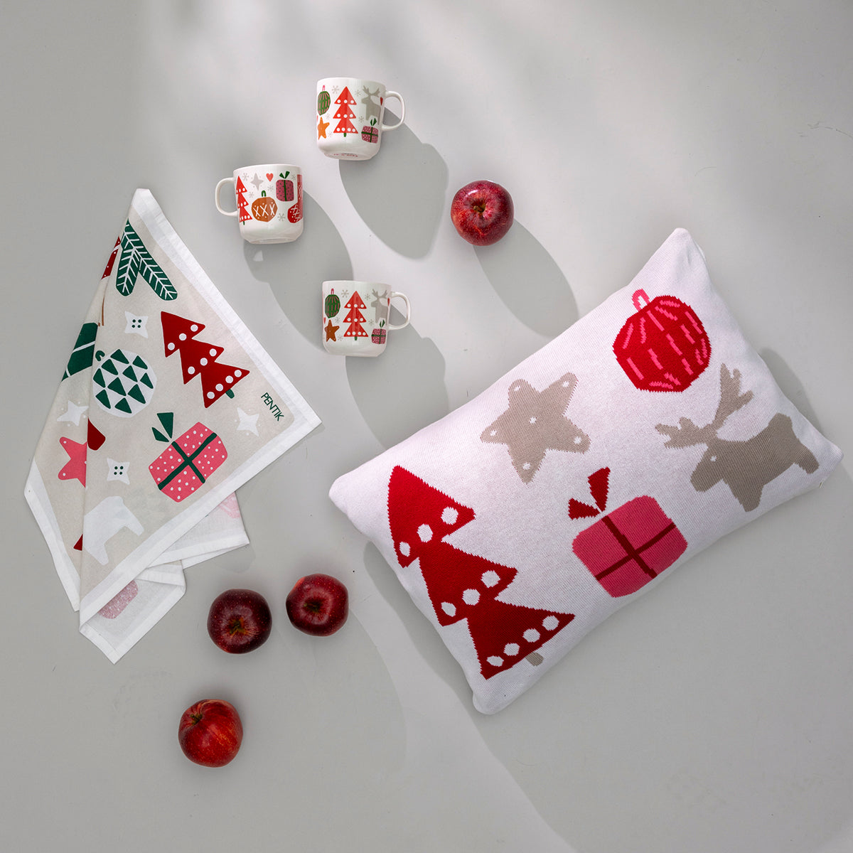 Pentik Aatto Red / Pink / Cream Knitted Lounge Pillow