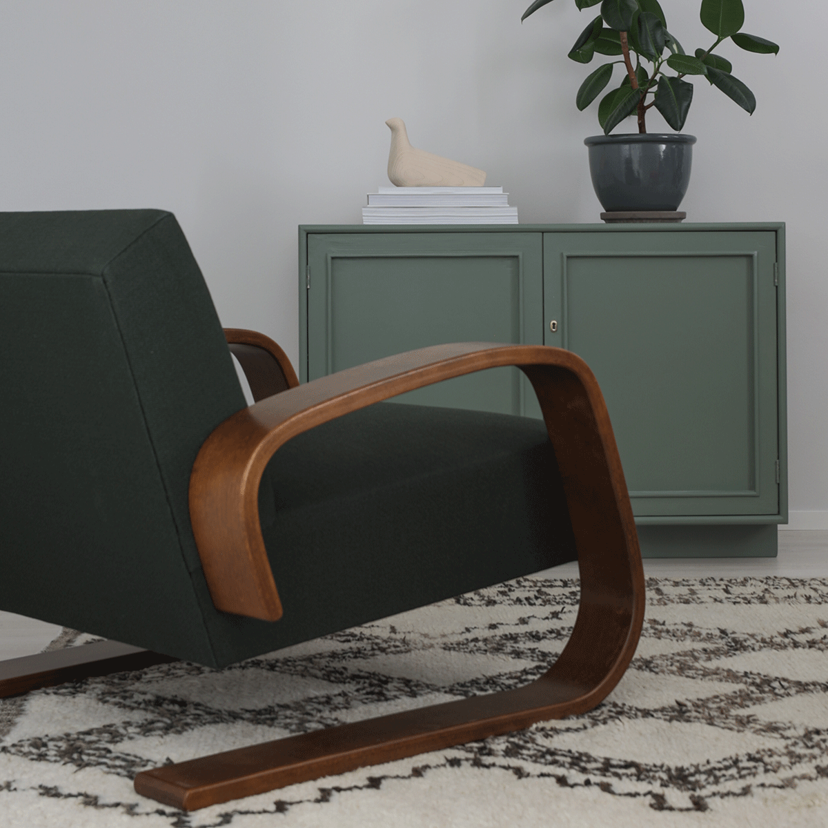 Artek Alvar Aalto Armchair 400 "Tank" - Upholstered