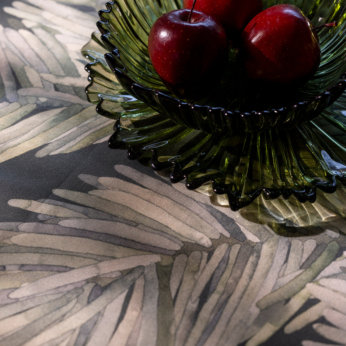 Pentik Hopeakuusi Green Tablecloth