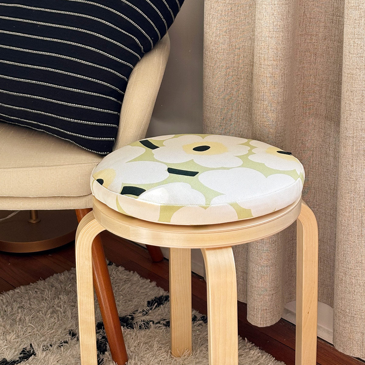 Marimekko Unikko Pear Green / Off White / Sand Seat Cushion