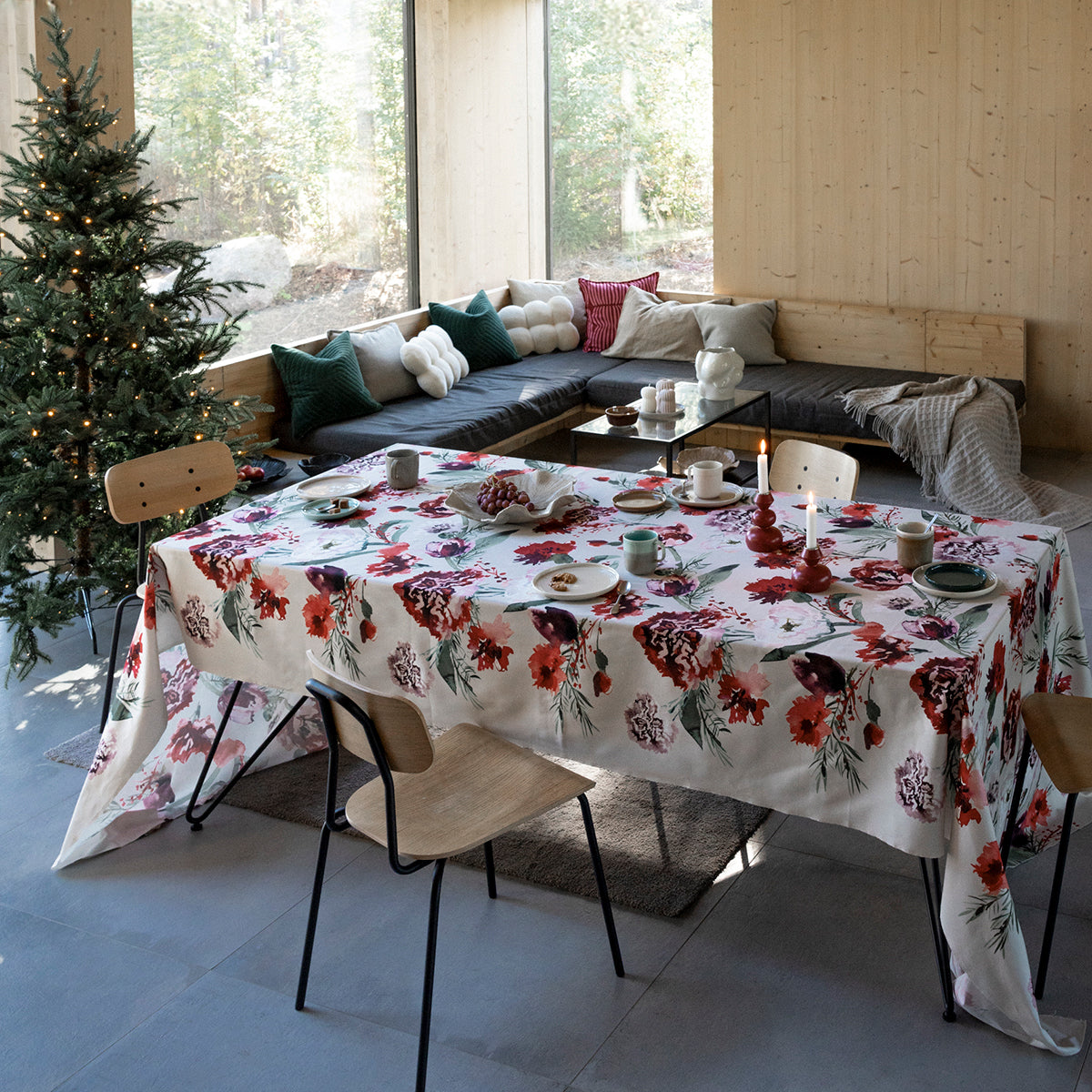 Pentik Kimara Red / Green / Multi Tablecloth