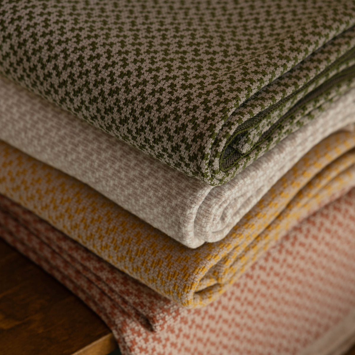 Lapuan Kankurit Salla Olive / Beige Wool Throw Blanket