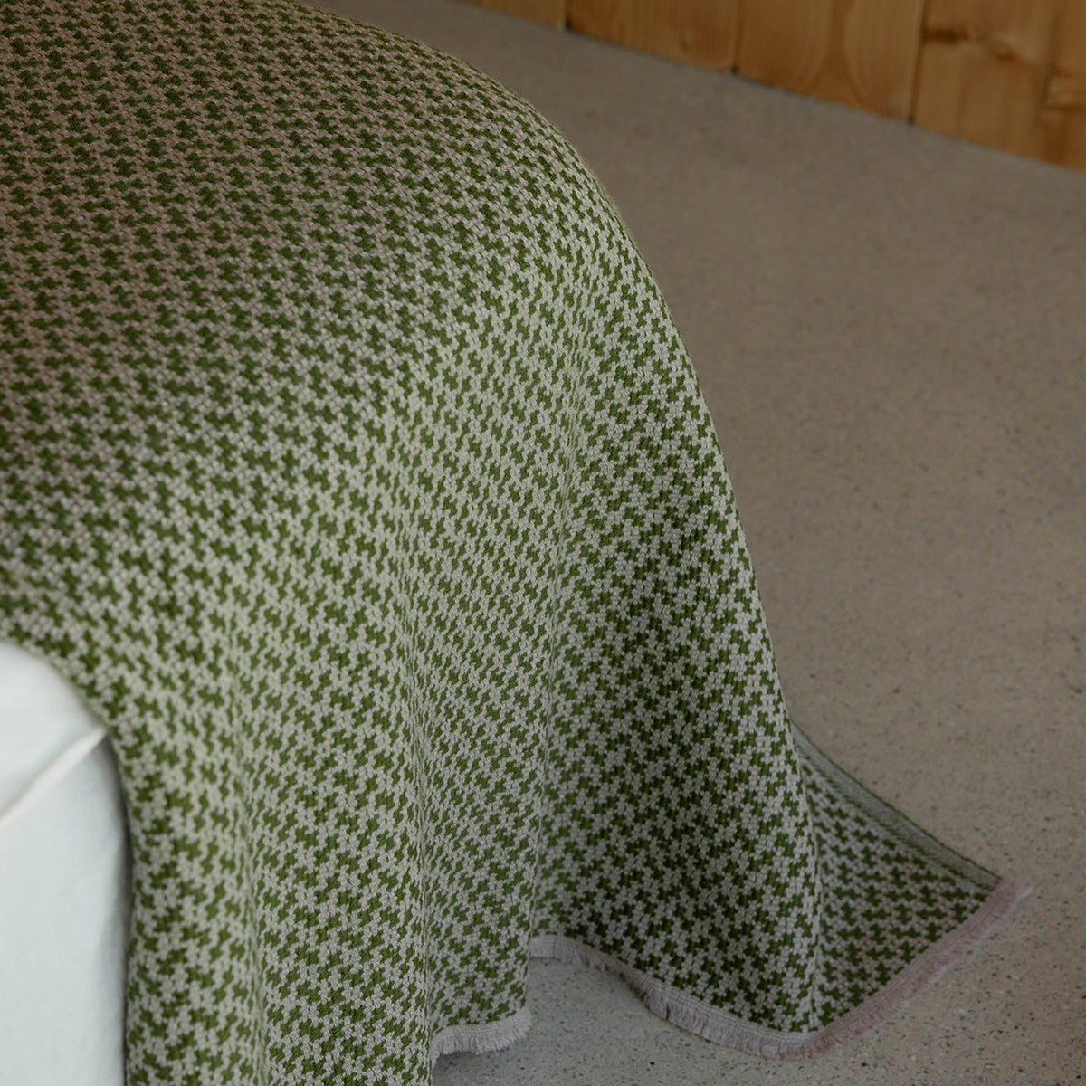 Lapuan Kankurit Salla Olive / Beige Wool Throw Blanket