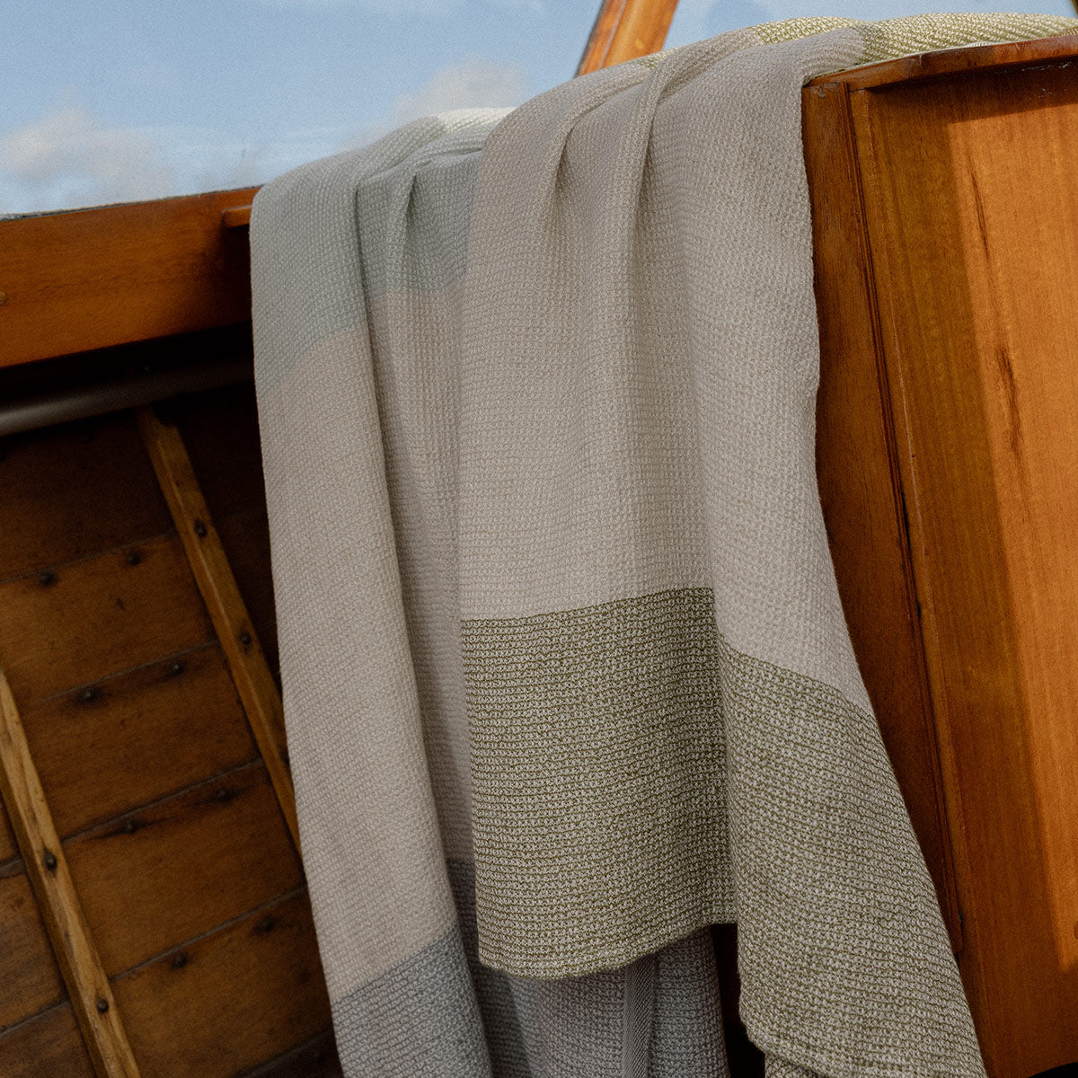 Lapuan Kankurit Terva Dark Green / Cream / Olive Bath Towel