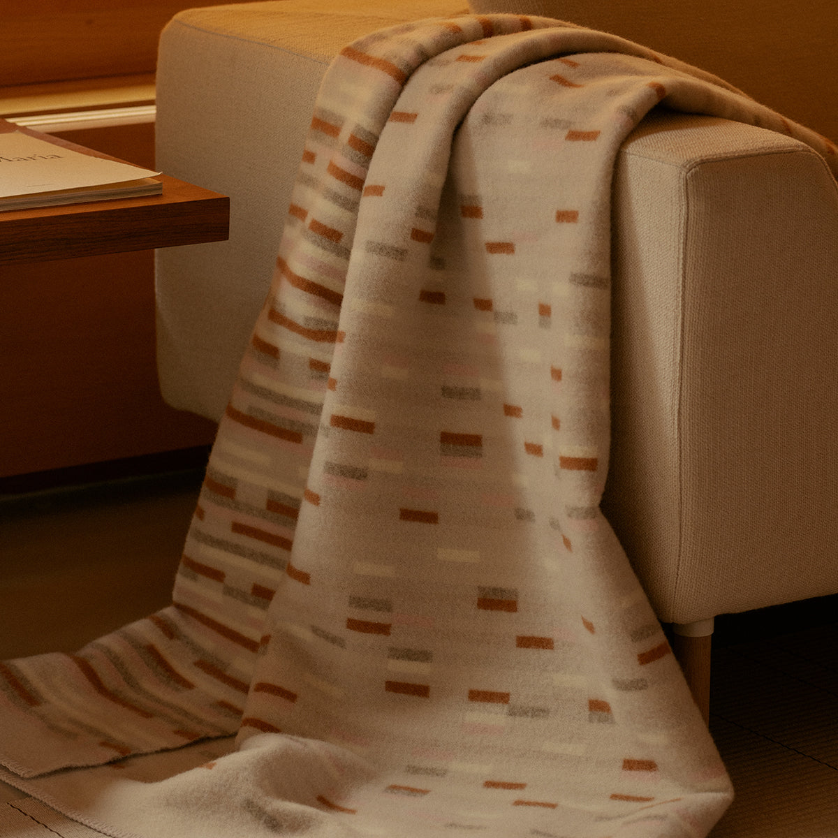 Lapuan Kankurit Yllatys Beige / Rose / Cinnamon Wool Throw Blanket