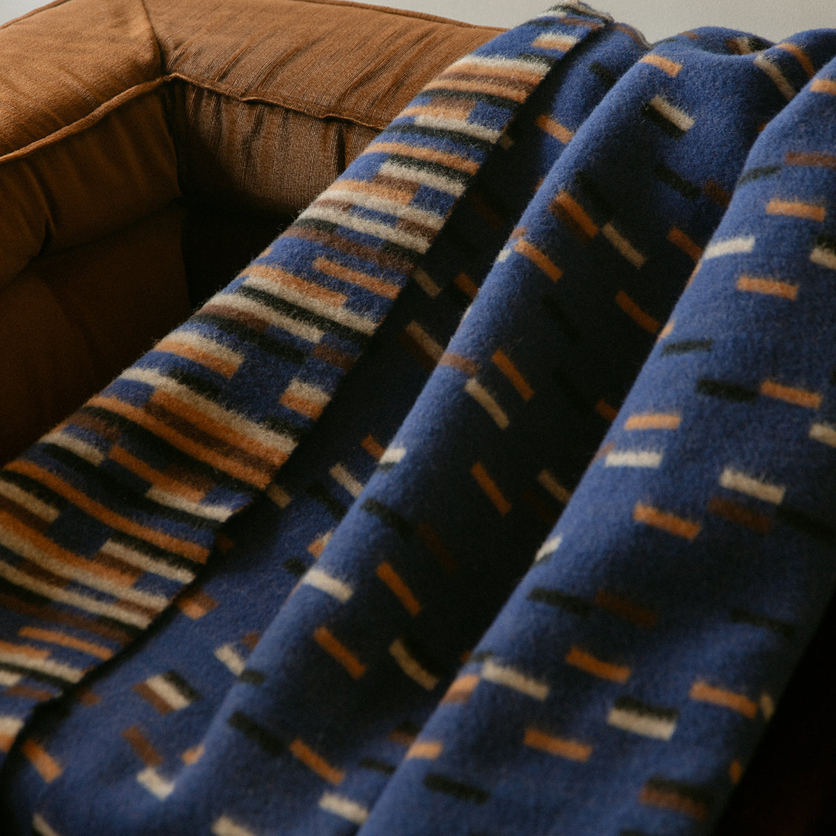 Lapuan Kankurit Yllatys Dark Blue / Brown / Cinnamon Wool Throw Blanket