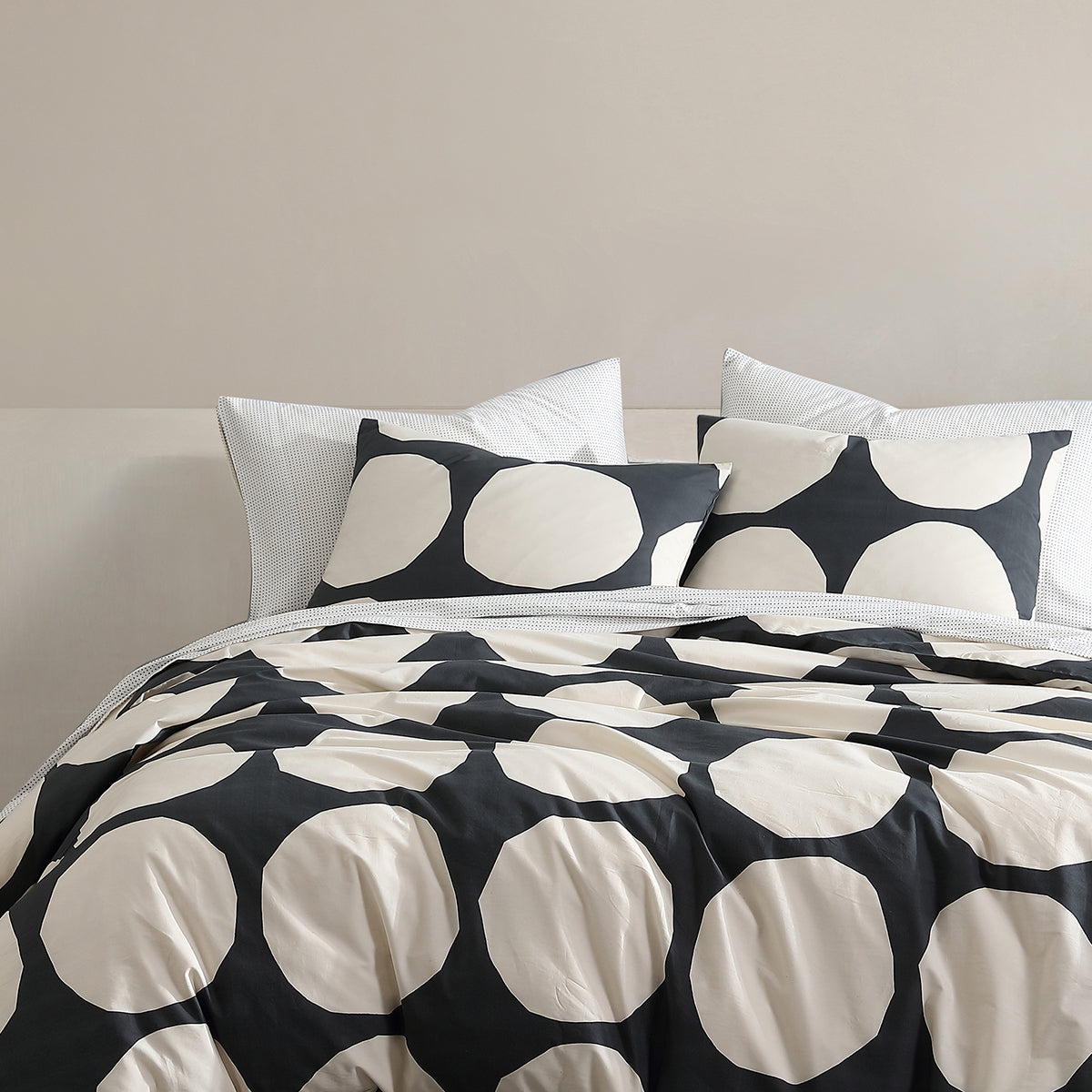 Marimekko Kivet Charcoal / Off White Bedding