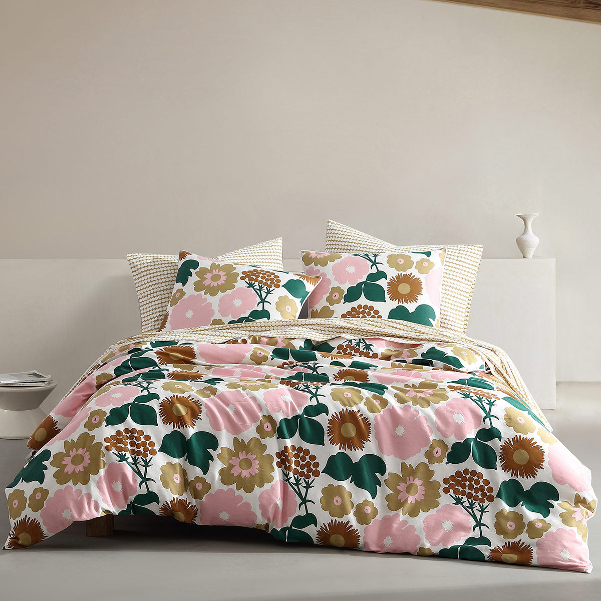 Marimekko Pieni Kukkatori Pink / Beige / Green Full / Queen Duvet Cover Set