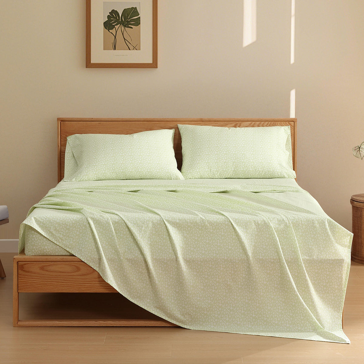 Marimekko Pikkuinen Unikko Light Green / White King Sheet Set