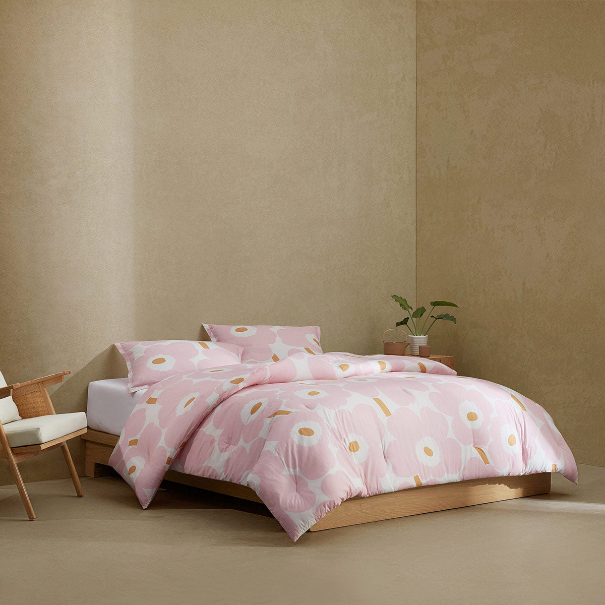 Marimekko Unikko Light Pink Duvet Cover Set - Full / Queen