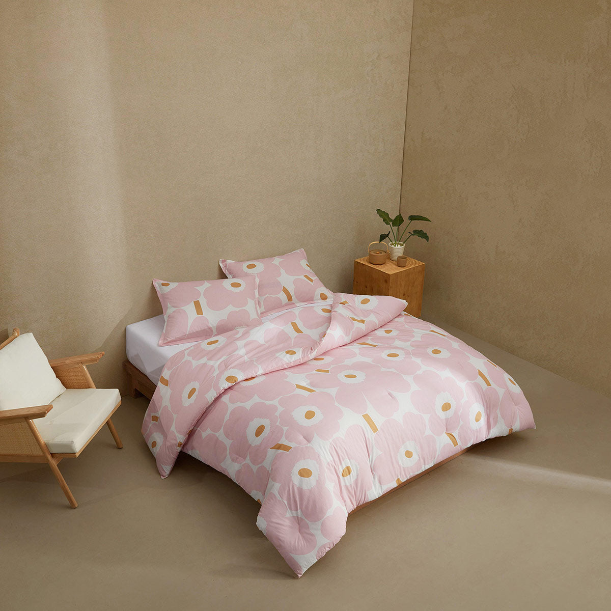 Marimekko Unikko Light Pink Duvet Cover Set - Full / Queen