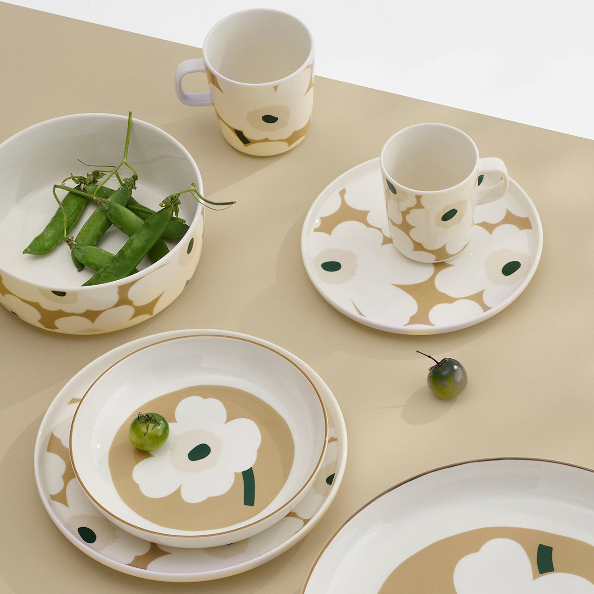 Marimekko Unikko White / Beige / Dark Green Dinner Plate