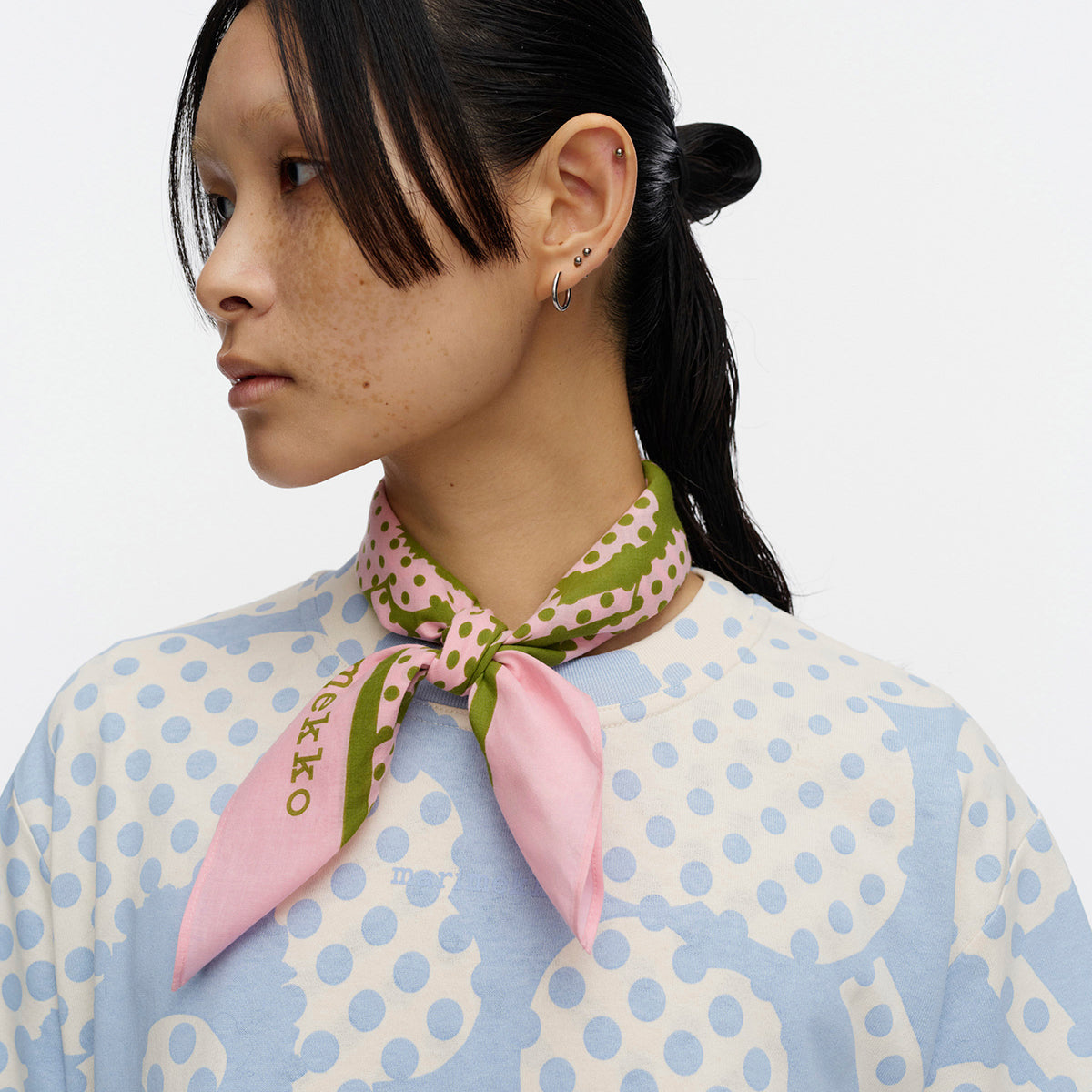 Marimekko Astrilli Unikko Light Pink / Green Scarf