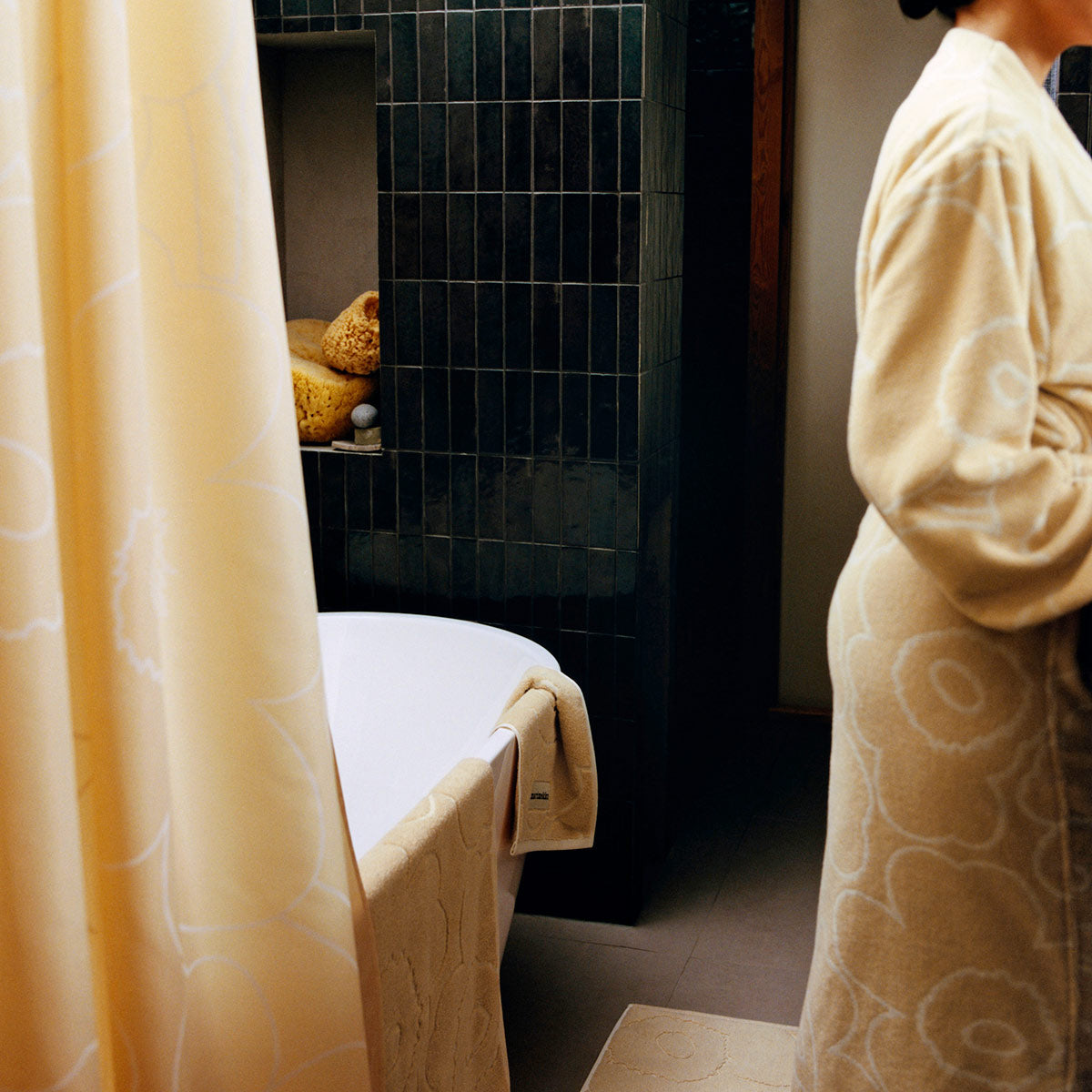 Marimekko Piirto Unikko Straw / Off White Bathrobe