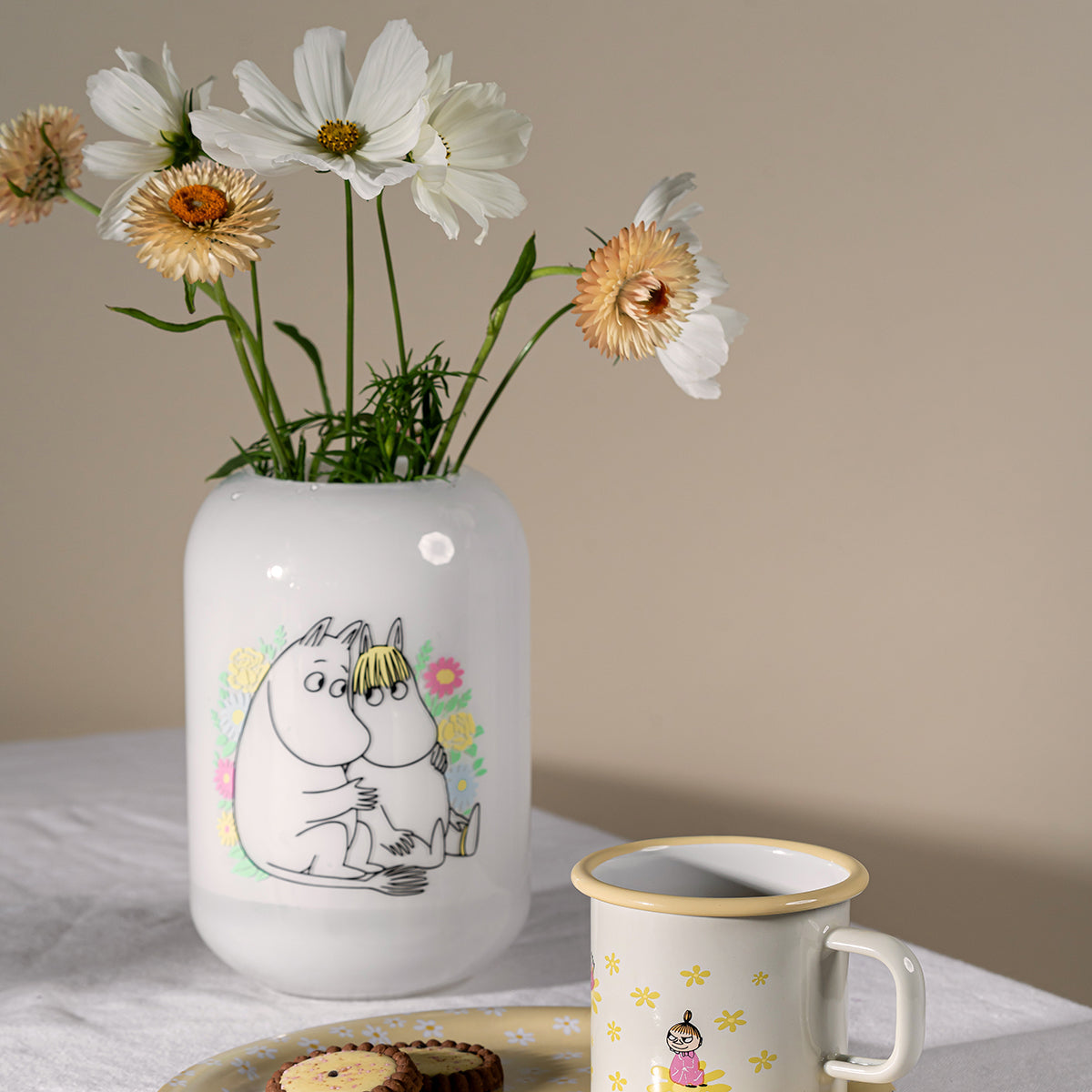 Muurla Moomin Flowers White / Multi Glass Vase