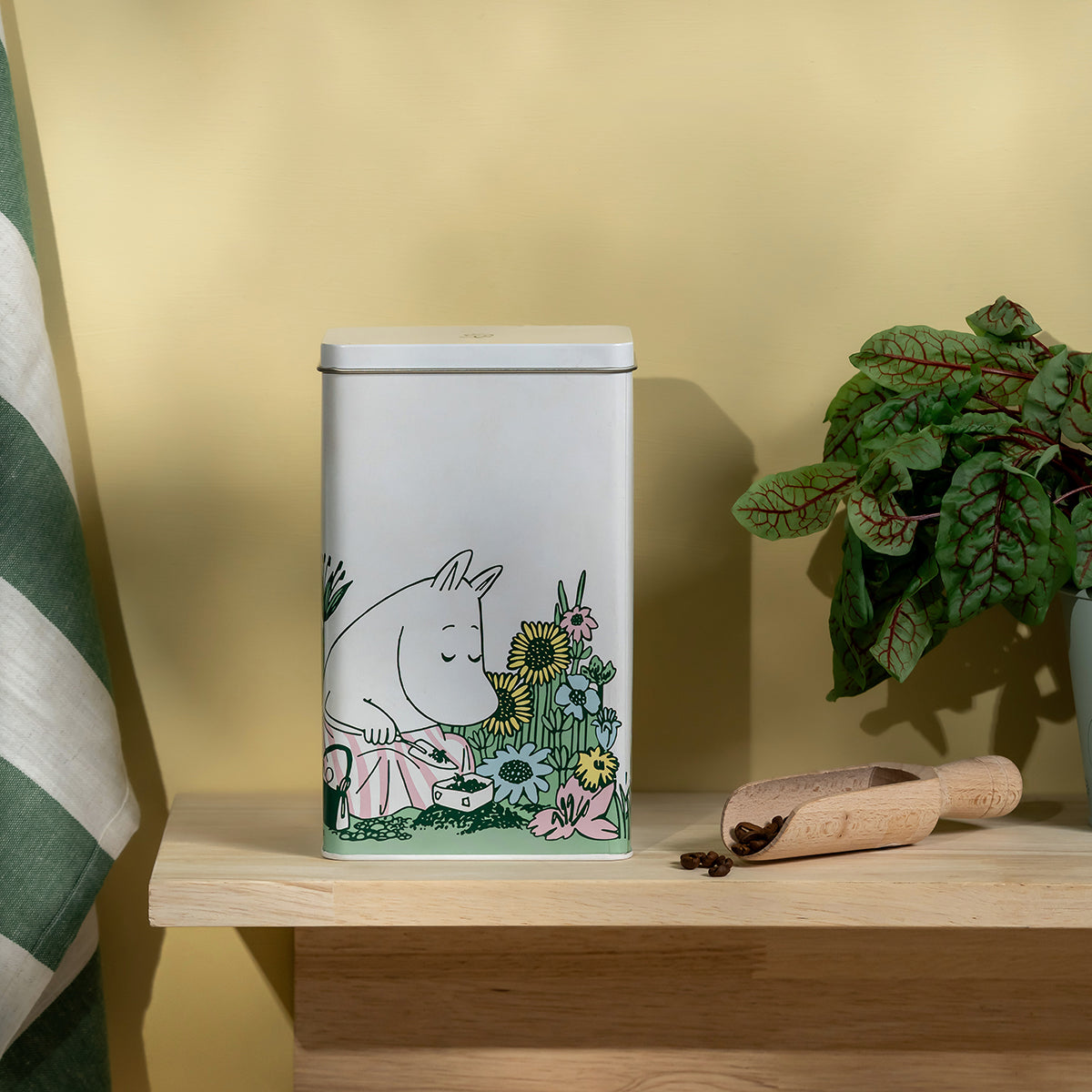 Muurla Moomin In the Garden White / Multi Rectangle Tin Jar