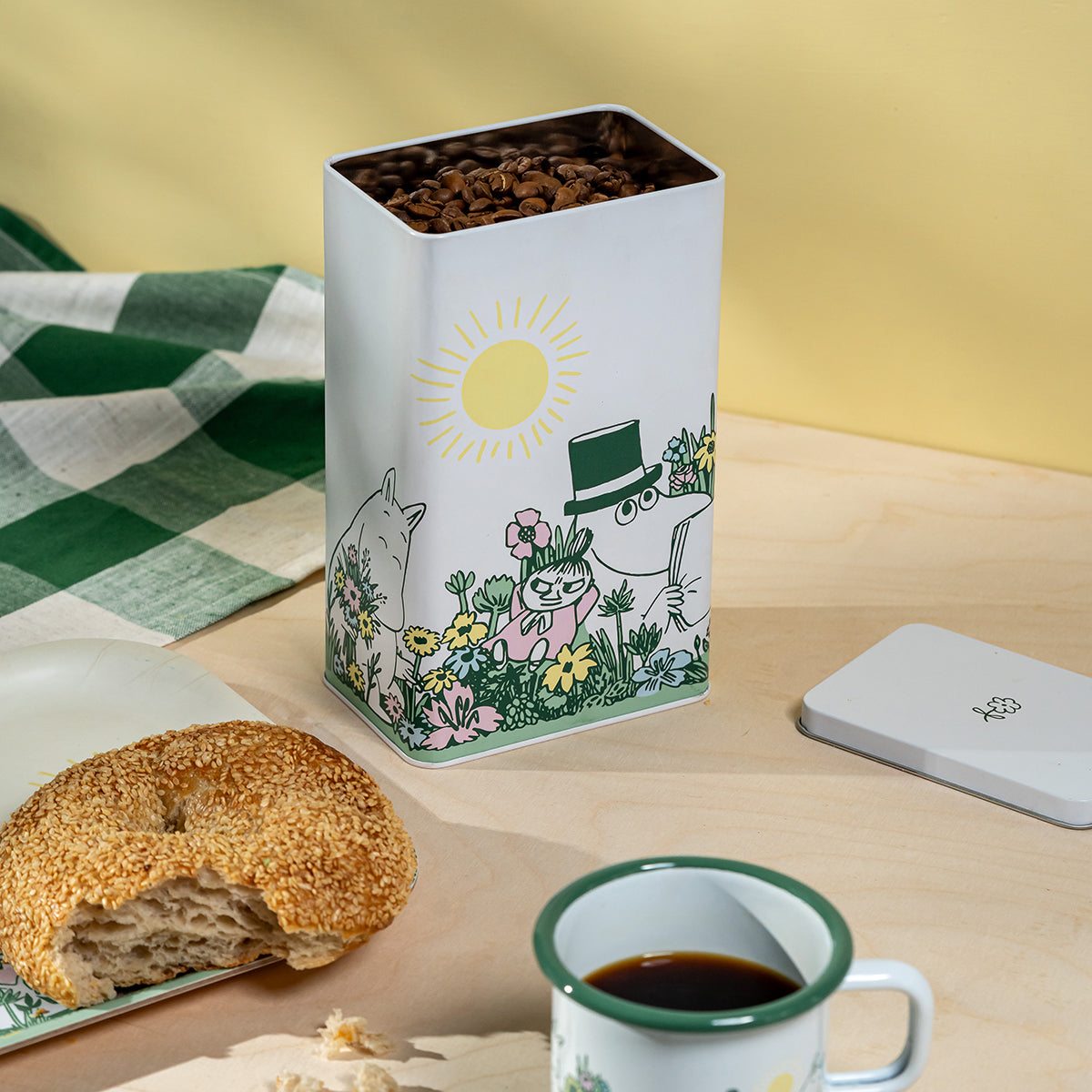 Muurla Moomin In the Garden White / Multi Rectangle Tin Jar