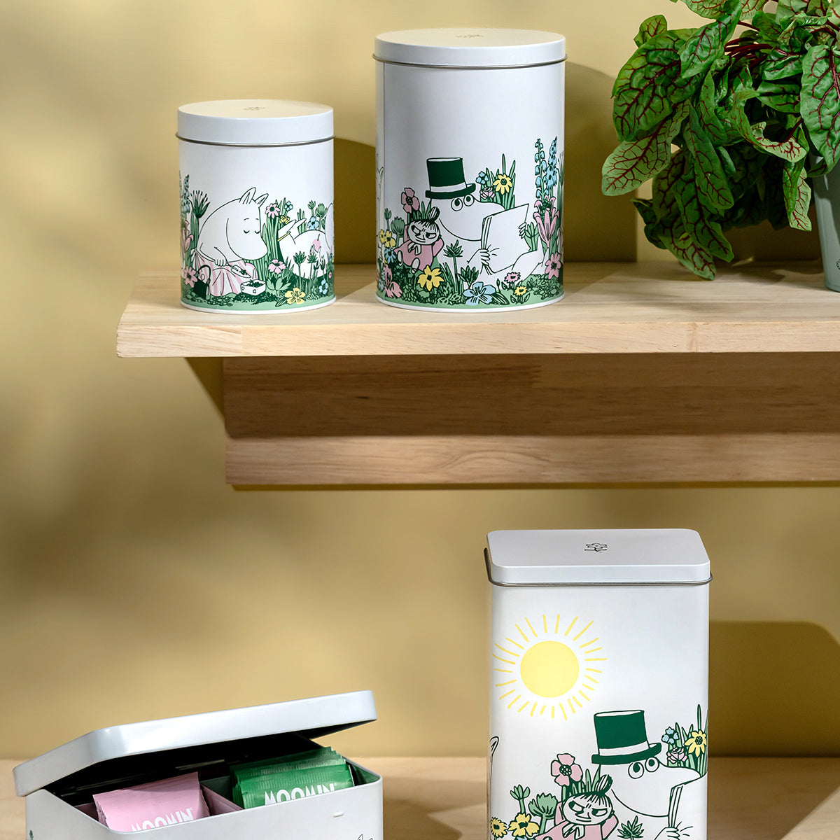 Muurla Moomin In the Garden White / Multi Round Tin Jars - Set of 2