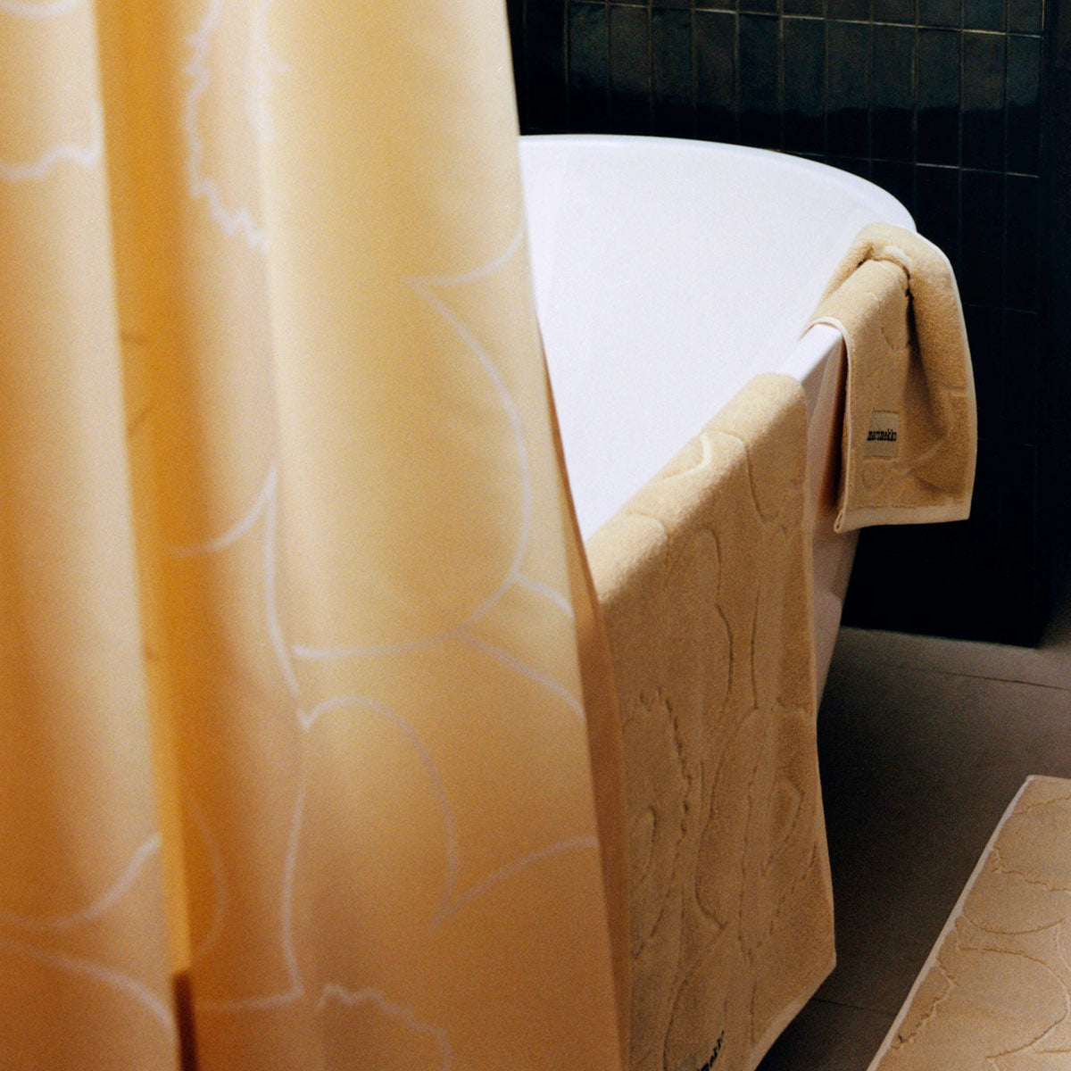 Marimekko Piirto Unikko Straw / Off White Bath Towel