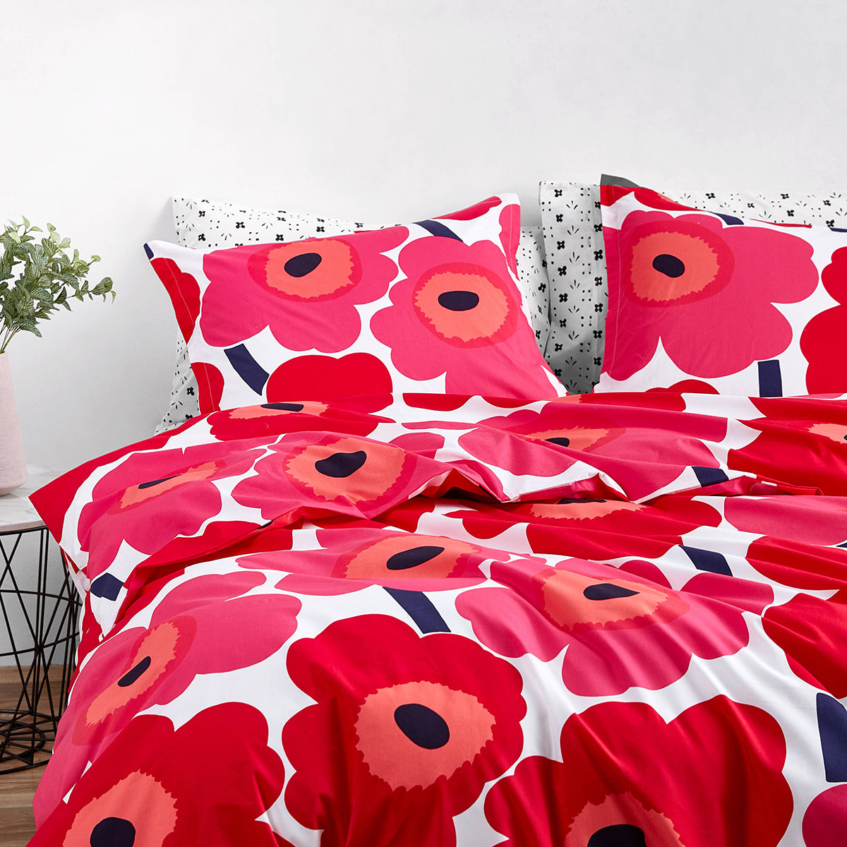 Marimekko Unikko Red Full / Queen Duvet Cover Set
