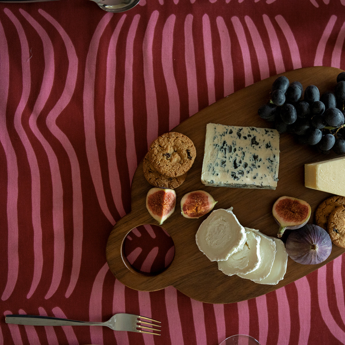 Pentik Vilja Red / Pink Coated Table Runner