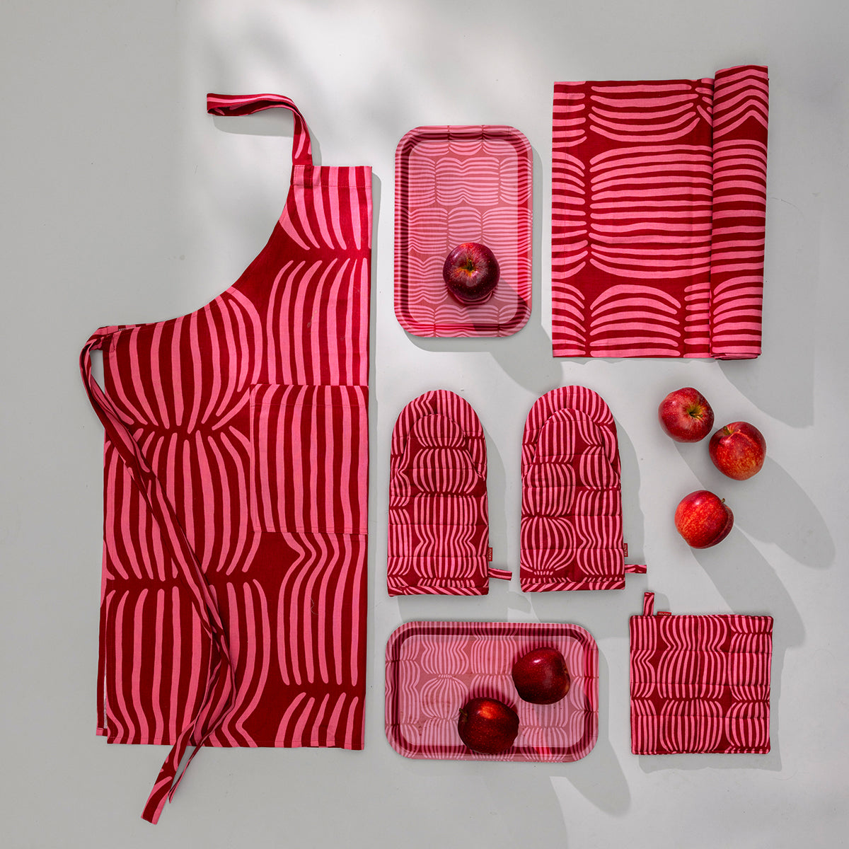 Pentik Vilja Red / Pink Apron