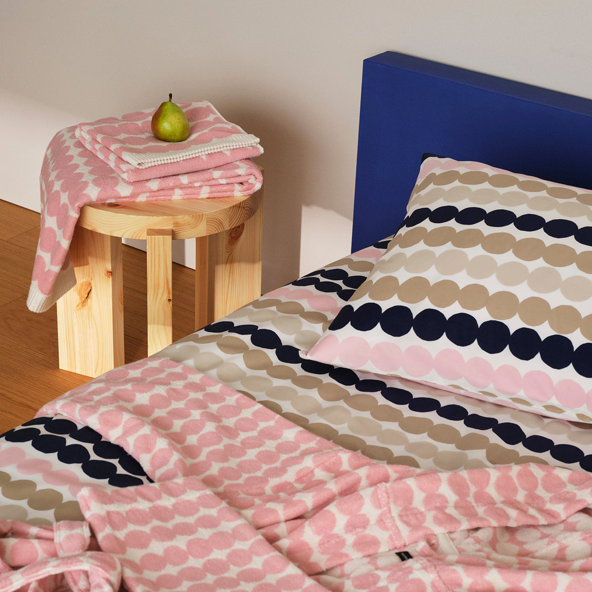 Marimekko Rasymatto Light Pink / White Bath Towel