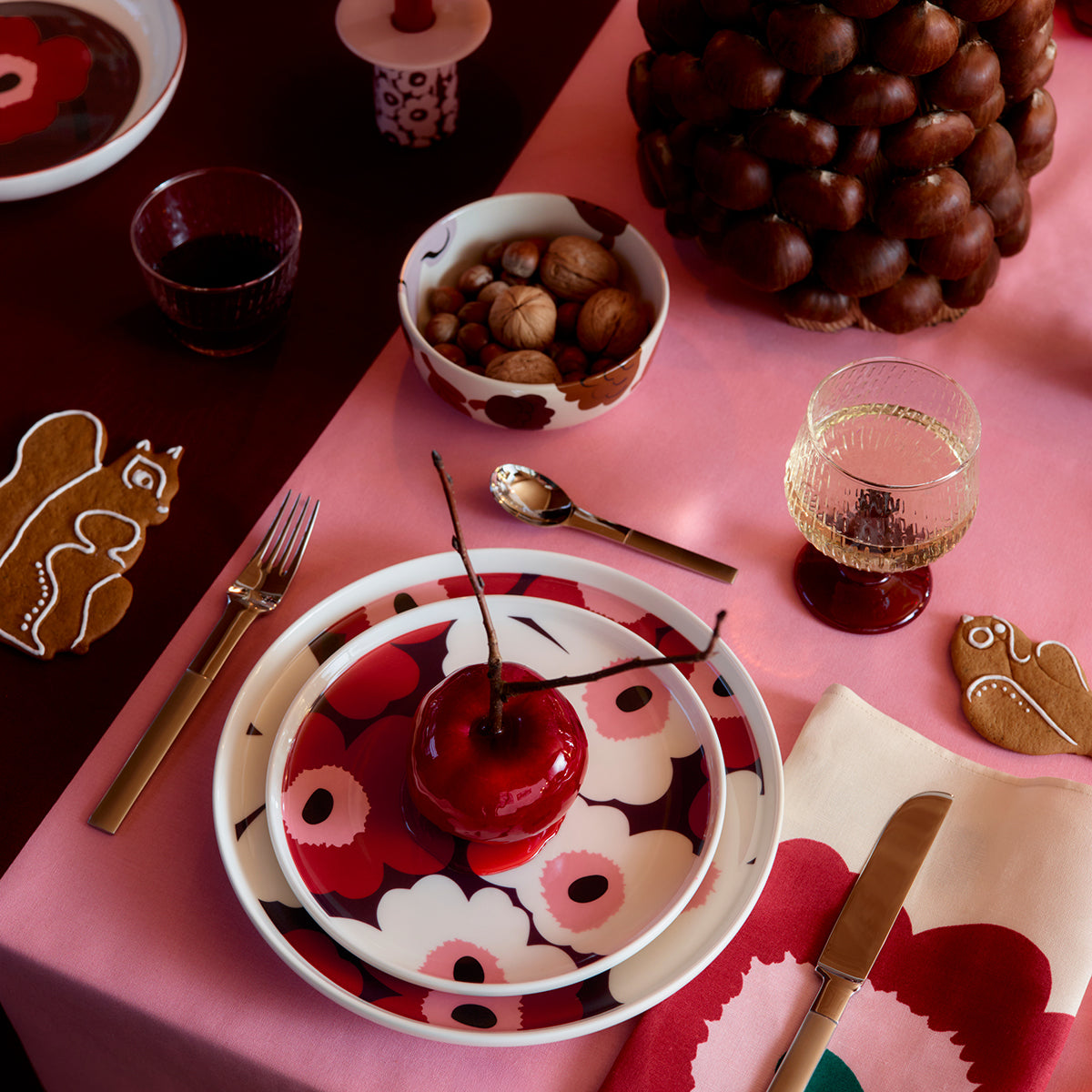Marimekko Unikko Plum / White / Cranberry Salad Plate
